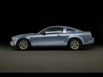 Ford Mustang V6 2005 года
